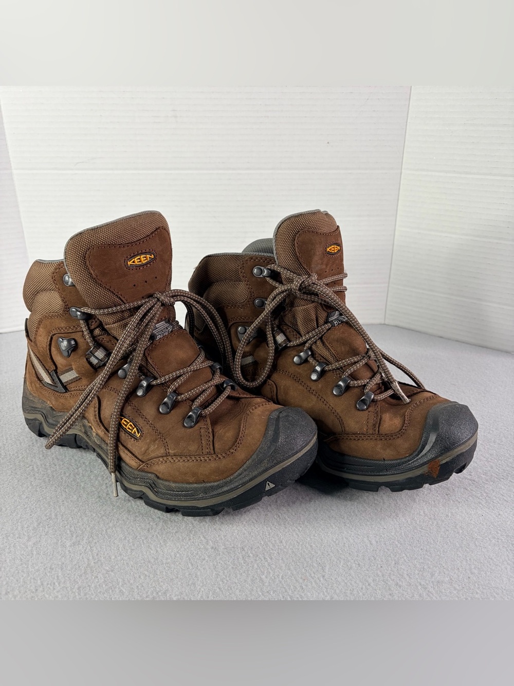 Keen Durand II Mid Mens 9.5 Hiking Boots Waterproof Leather Outdoor Gorpcore